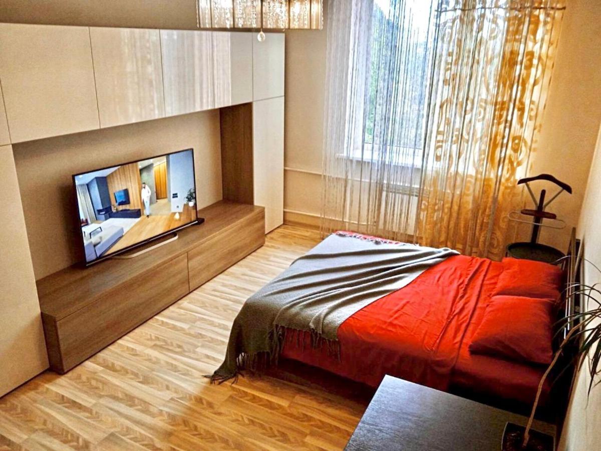 Vip Квартира Подобово Центр, 2 Кімнати, Смарт Тв, Документи Apartment Rivne Luaran gambar