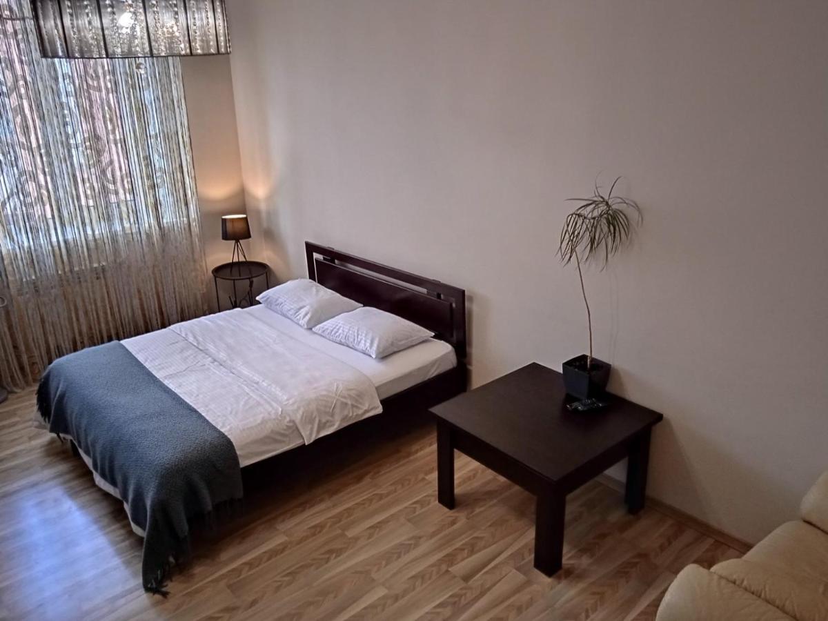 Vip Квартира Подобово Центр, 2 Кімнати, Смарт Тв, Документи Apartment Rivne Luaran gambar