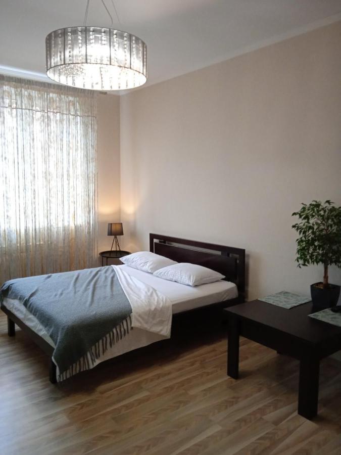 Vip Квартира Подобово Центр, 2 Кімнати, Смарт Тв, Документи Apartment Rivne Luaran gambar