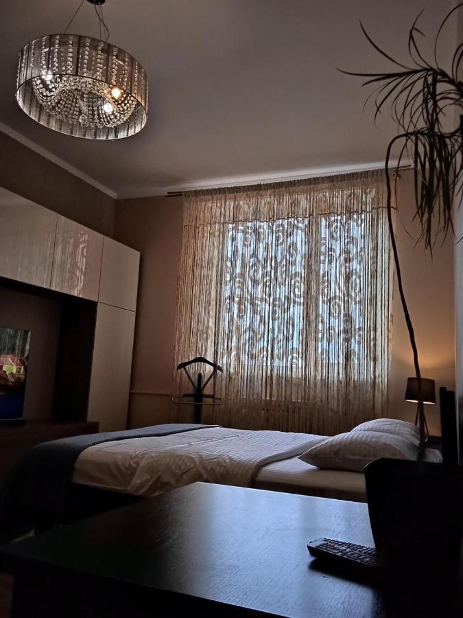 Vip Квартира Подобово Центр, 2 Кімнати, Смарт Тв, Документи Apartment Rivne Luaran gambar